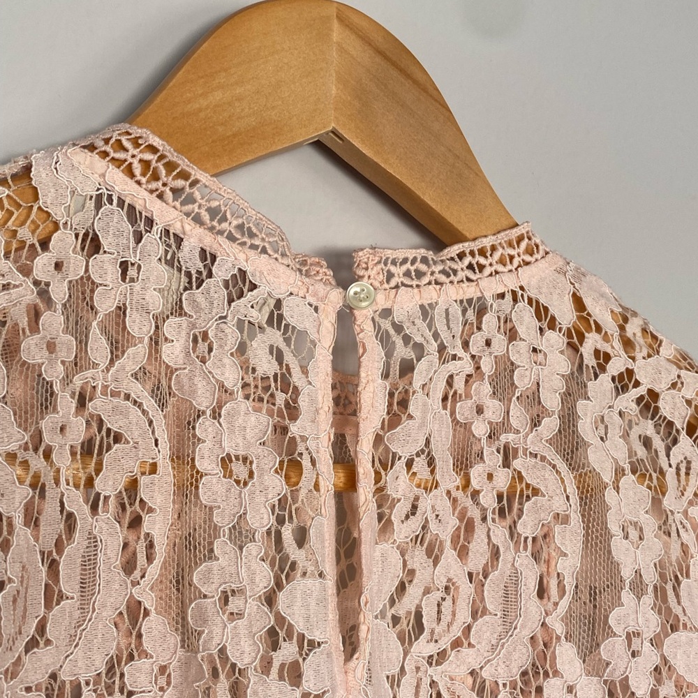 Loft Pink Lacy Short Sleeve Blouse! Size XS! - Picture 7 of 7